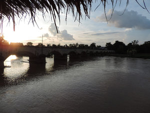 die Brücke zwischen Don Khon und Don Det