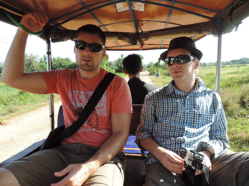 Zusammen mit Roy auf dem Weg zum Bambootrain