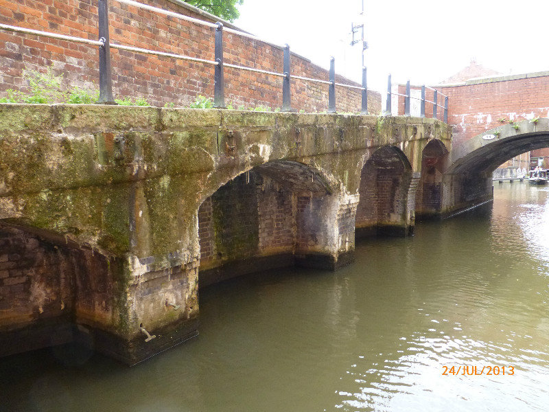 The canal side is a viaduct.