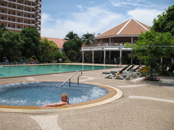 Pool and jacuzzi at Patong Resort Hotel