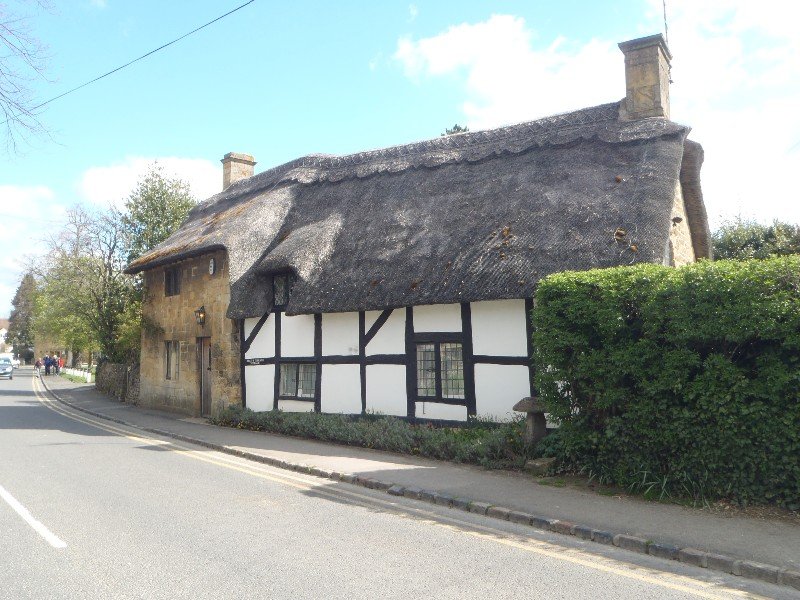 2 Thatched Cottage Broadway