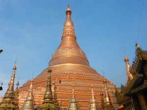 Shwe Dagon turns pink-gold in the sunset