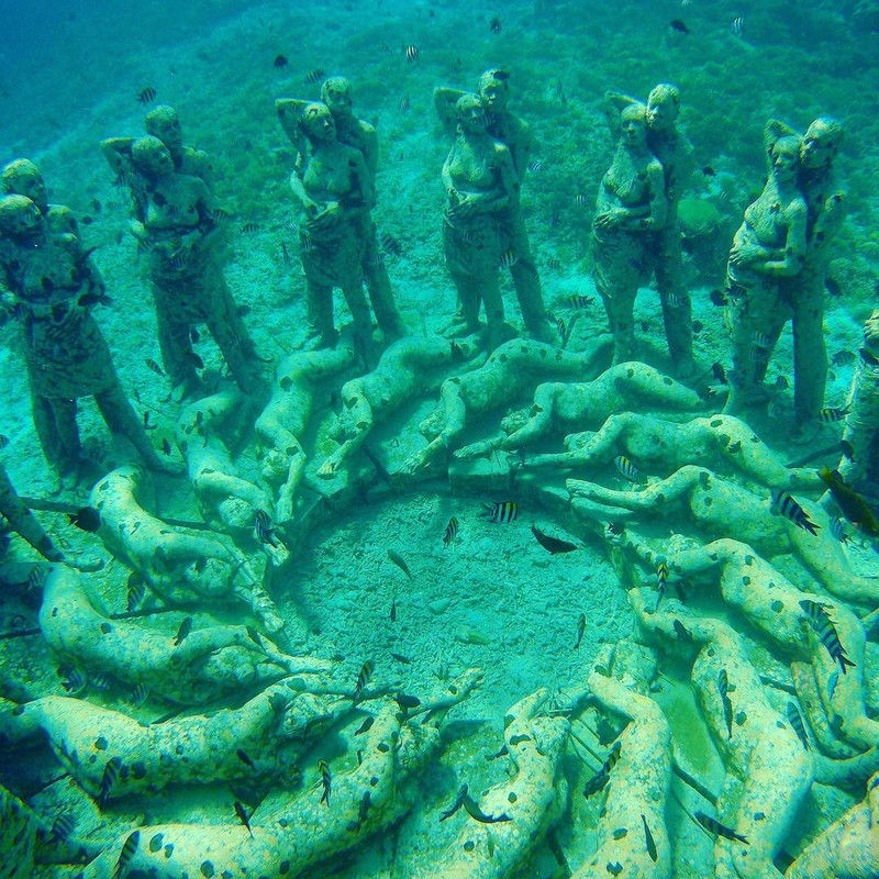 Underwater statue, Gili Meno