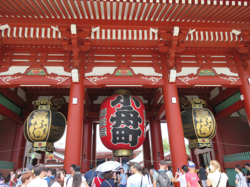 Gate into Senso-Ji