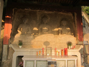 Qing Yuan Shan more statues and temples