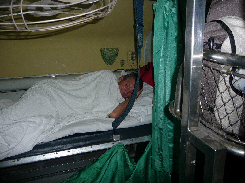 Bonne nuit Jojo! In the train from Surat Thani to Bangkok (night train obviously)