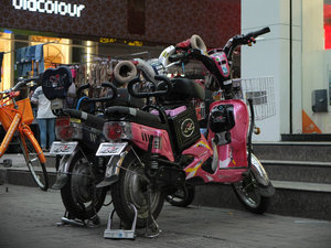 in Fuzhou most people use electric bikes