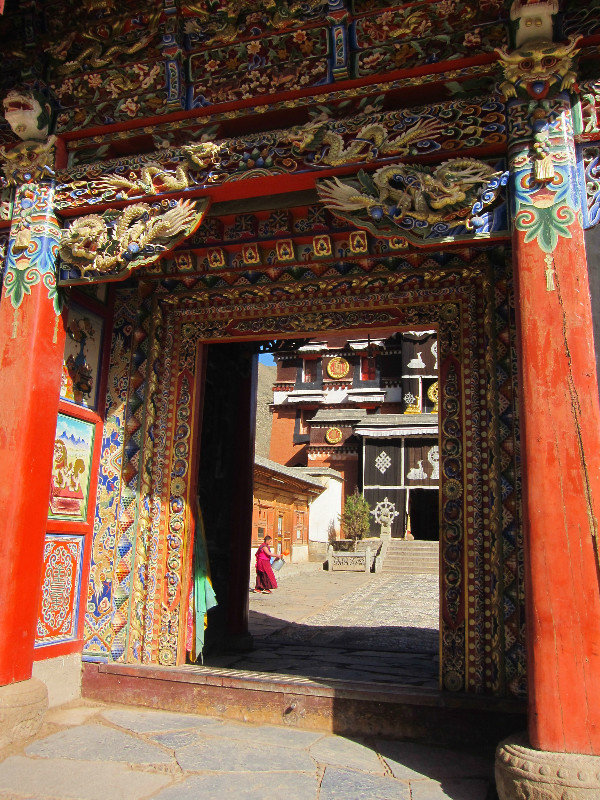 Chinese Tibetan temple gate