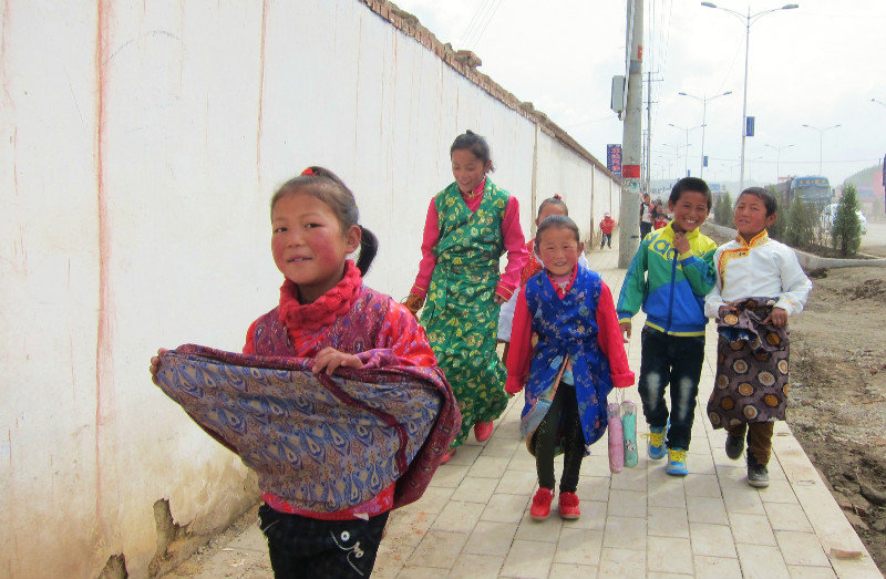 Local kids in Hezuo