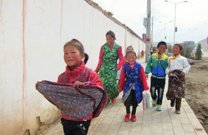 Local kids in Hezuo
