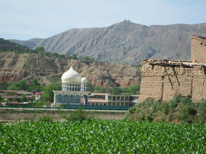 mosques are everywhere in this part of Gansu