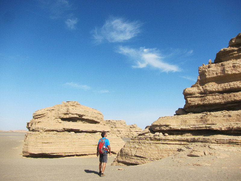 walking around the sand stones of Yadan