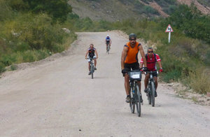 cycling Suusamyr Valley
