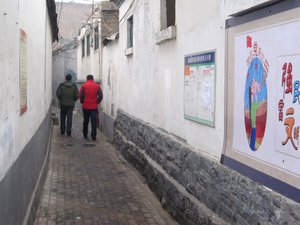 narrow alley in Jinan