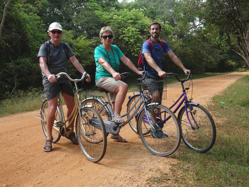 nous avons visité Polonnaruwa et Anuradhapura en vélos