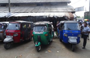 tuktuks au marché