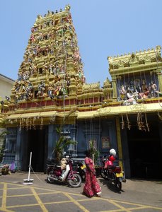 Colombo and another temple