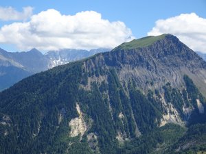 this is the rock massif you will notice as you get close to Le Corbier and La Toussuire. 