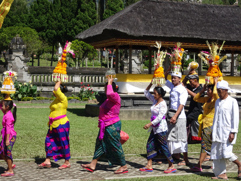 religious ceremony at Danau Bratan