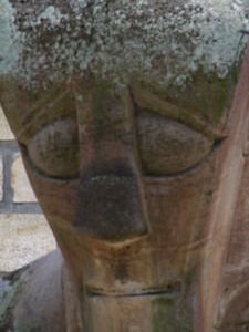 Steinskulptur auf Samosir Island