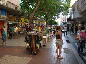 Fortalezas Einkaufsmeile im Zentrum