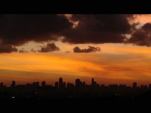 Sonnenuntergang ueber Olinda mit Blick auf Recife