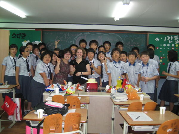 Mrs Han, me and grade 1 class, Bonghwa Middle school