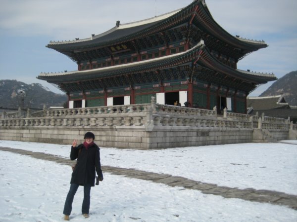 Gyeongbuk palace in the snow!