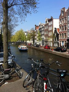 a beautiful and typical A'dam scene