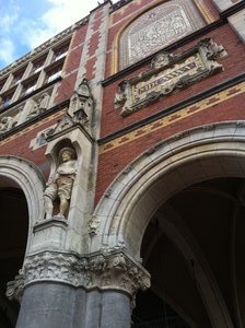 Rijksmuseum, close up of one of the arches - entrance