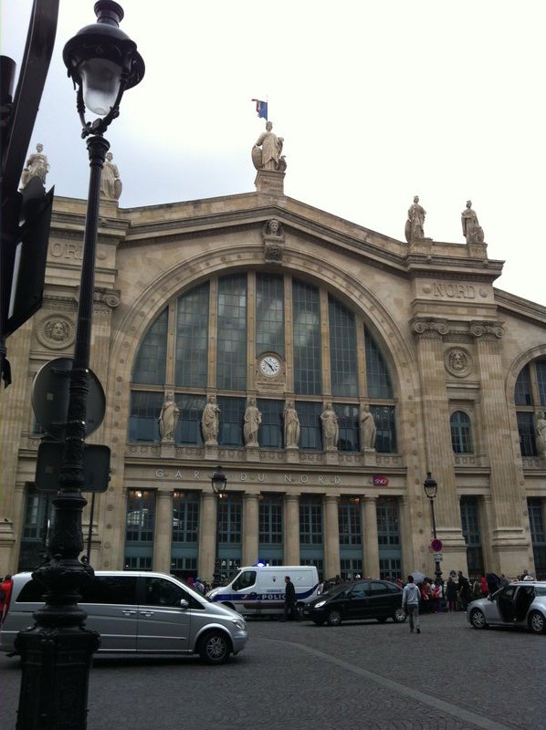 Bomb squad at Gare Du Nord
