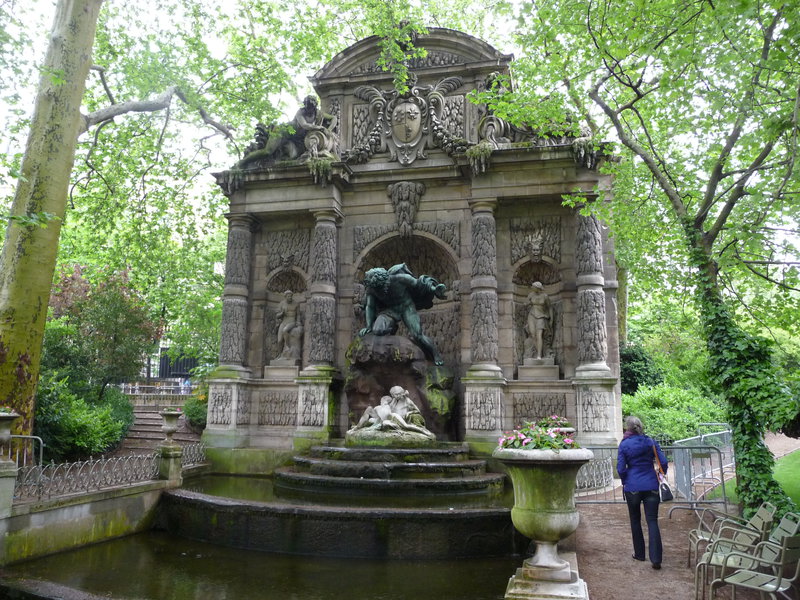 Fontaine De Medicis