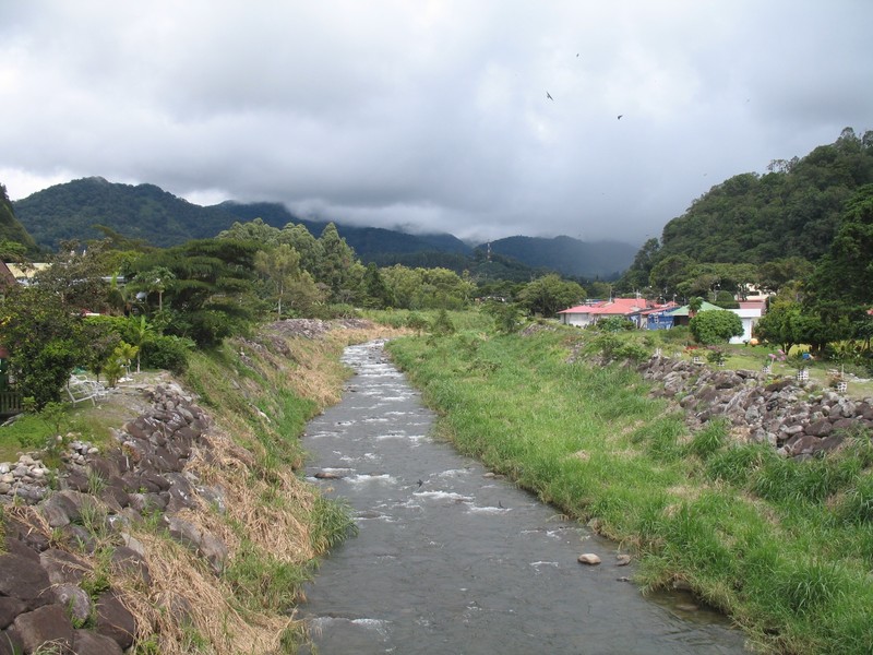 A fast moving brook through Boquete