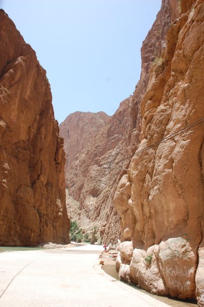 Todra Gorge: almost 1000 feet high