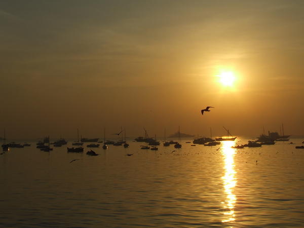 Sunrise at Mumbai harbour