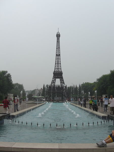 Le Eiffel Tower