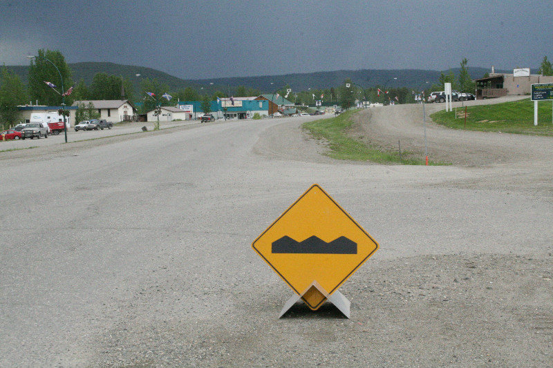 Road sign = bumpy road