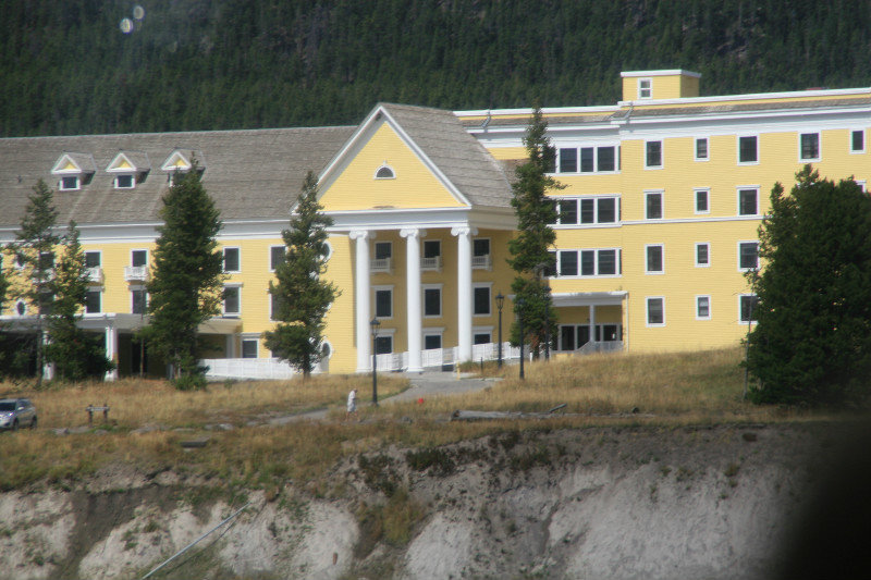 Yellowstone Hotel 1
