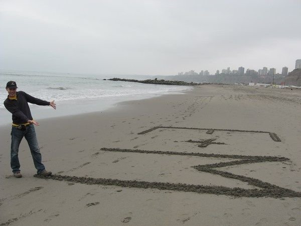 Look somebody made E+M in the sand!!