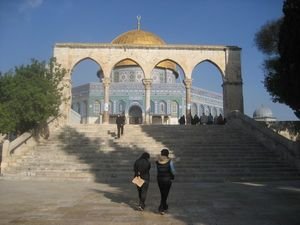 Michal and her mother in front of the Dome of the Rock