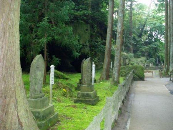 Mitsushima Monuments