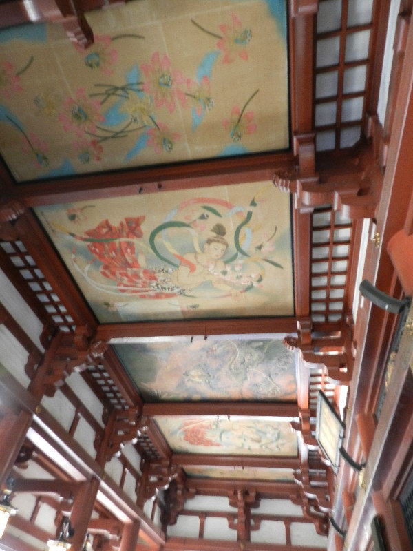 Senso-ji main hall ceiling