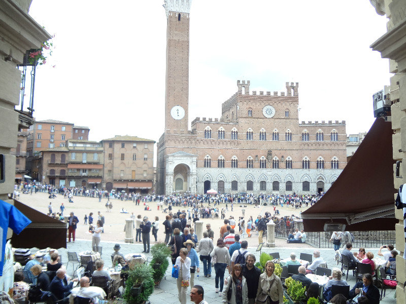 Piazza del Campo, home of the famous horse race