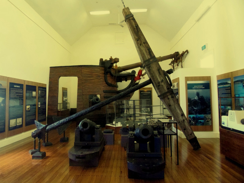 Sirius' anchor and the two 18-pounder carronades