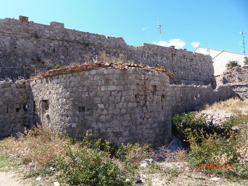 Gunfire damage at the Old Fort