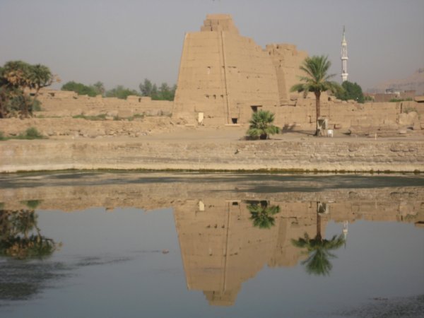 Lake inside Karnak temple