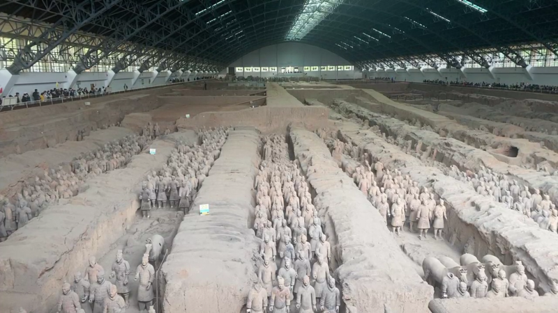 Xian - Terracotta warriors buried in trenches