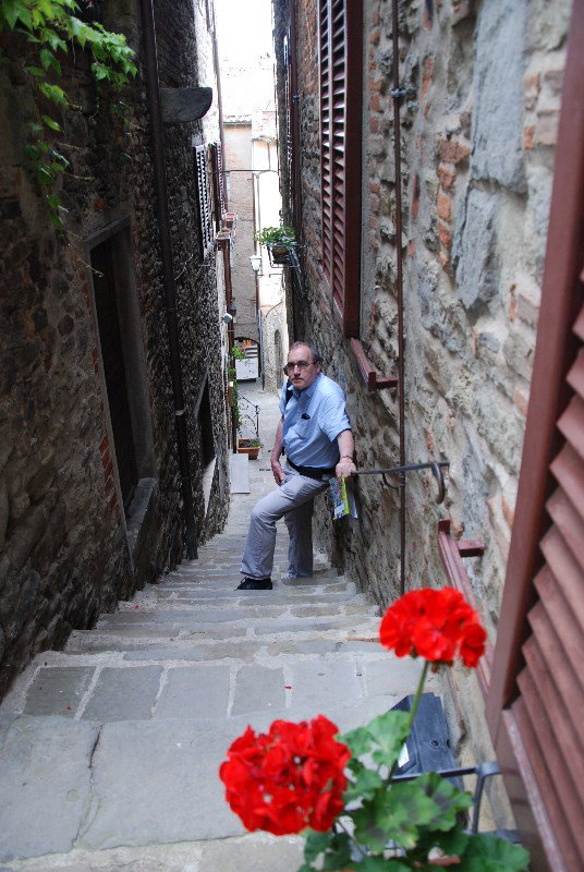 Jim in one of the alleys in Cortona