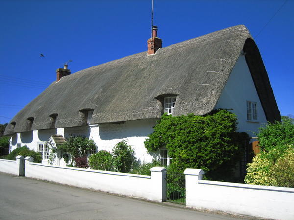 Thatched roof in Avebury village