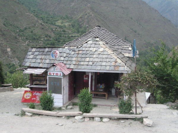 A shop in the Paravati Valley